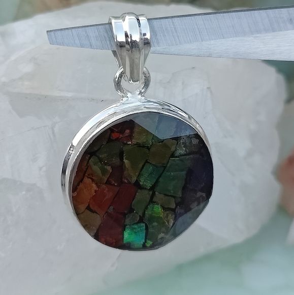 Canadian Ammolite & Sterling Silver pendant - Picture 8 of 10